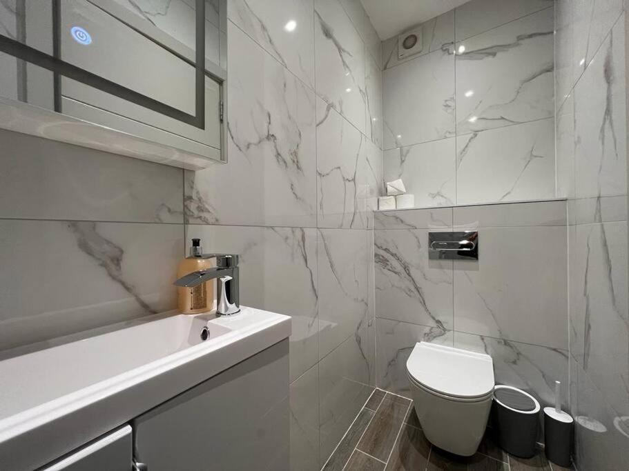 Apartament Star London Finchley Road 1-Bed Hideaway Zewnętrze zdjęcie